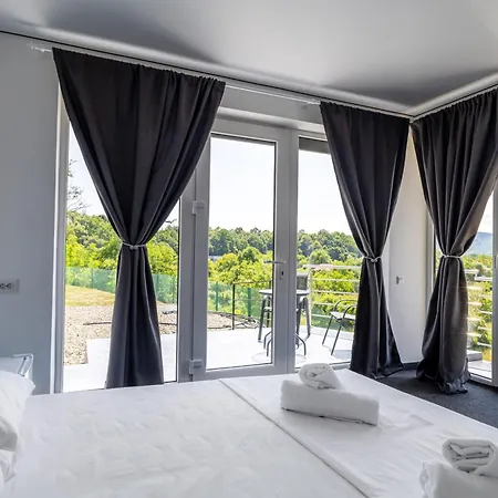 Hotel Alliance New 2025 -breakfast And Pool Included