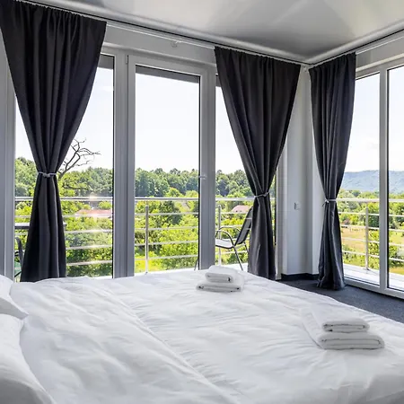 Alliance New 2025 -breakfast And Pool Included