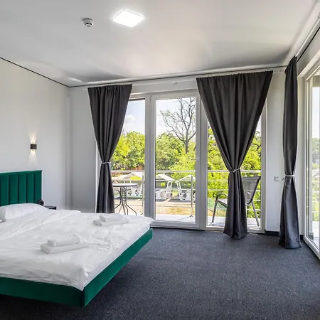 Alliance New 2025 -breakfast And Pool Included *