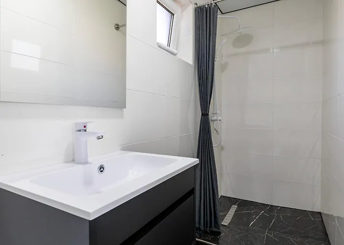 Otel Alliance New 2025 -breakfast And Pool Included *