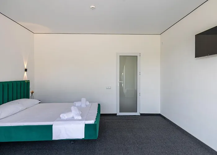 Otel Alliance New 2025 -breakfast And Pool Included Solotvyno