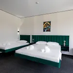 Alliance New 2025 -breakfast And Pool Included Hotel