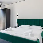 Alliance New 2025 -breakfast And Pool Included Hotel
